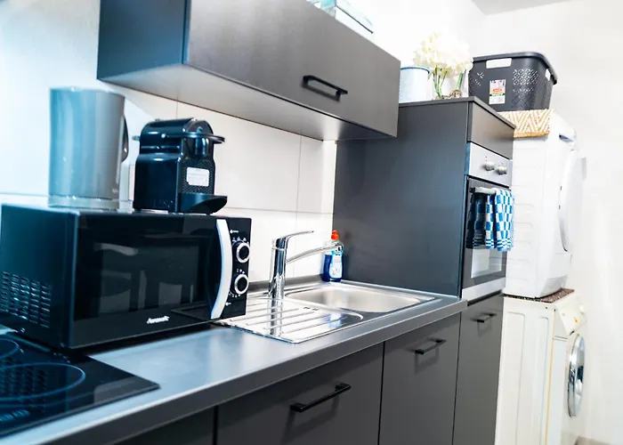 #611 Stilvolle Und Komfortable In إسن